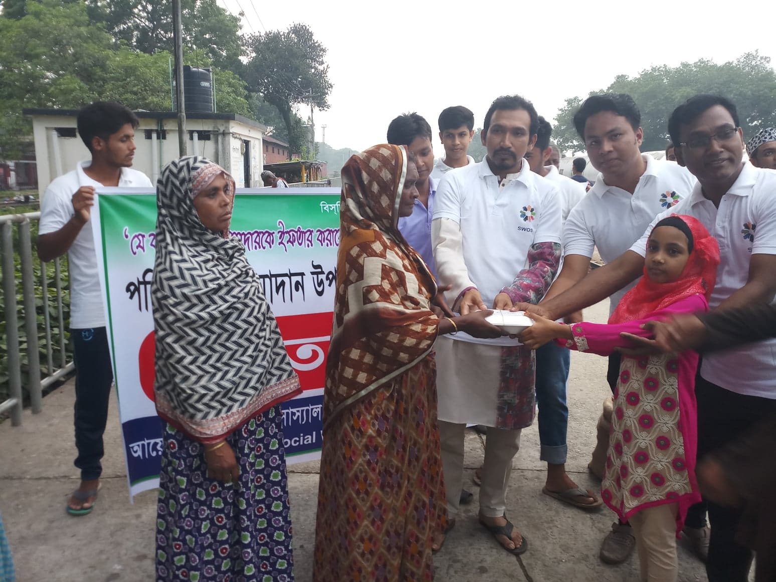 প্রোজেক্ট রমাদান — ১ম ইফতার বিতরণ