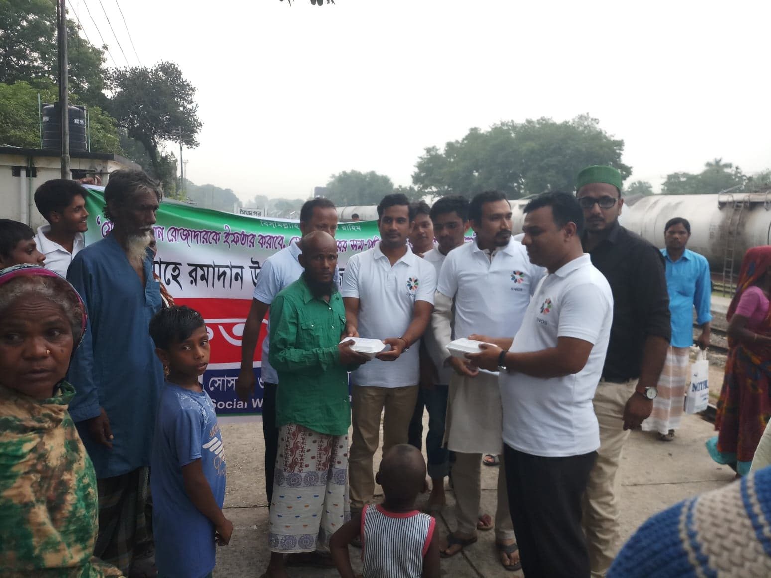 প্রোজেক্ট রমাদান — ১ম ইফতার বিতরণ