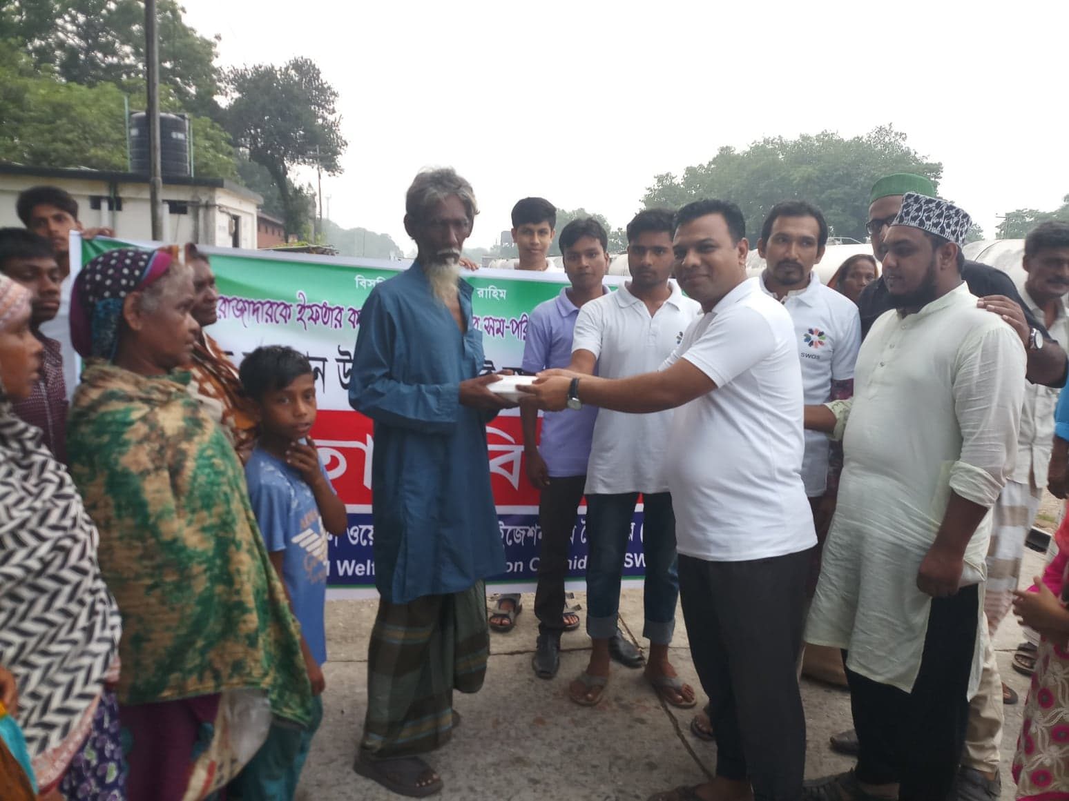 প্রোজেক্ট রমাদান — ১ম ইফতার বিতরণ