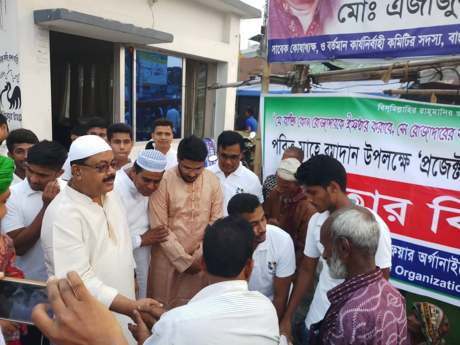 প্রোজেক্ট রমাদান — ২য় ইফতার বিতরণ