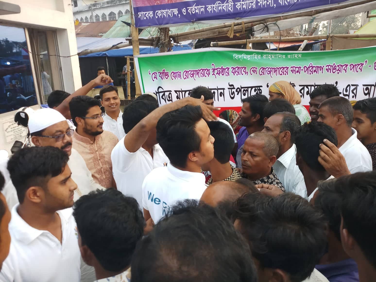 প্রোজেক্ট রমাদান — ২য় ইফতার বিতরণ