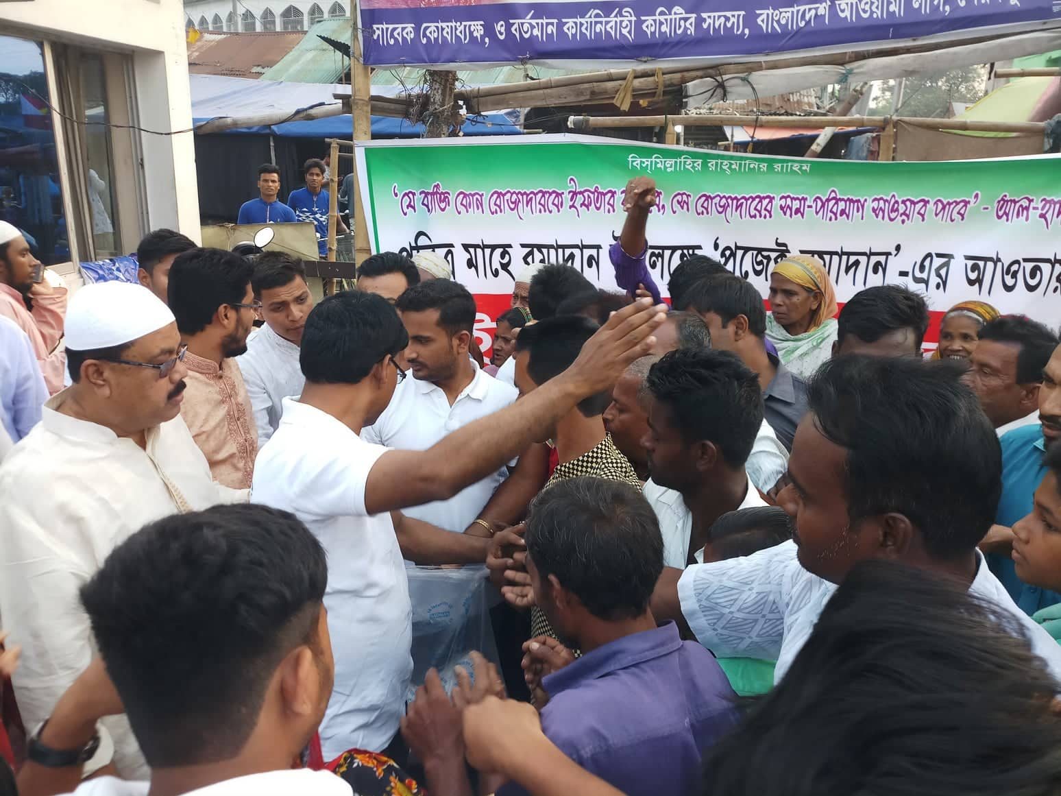 প্রোজেক্ট রমাদান — ২য় ইফতার বিতরণ
