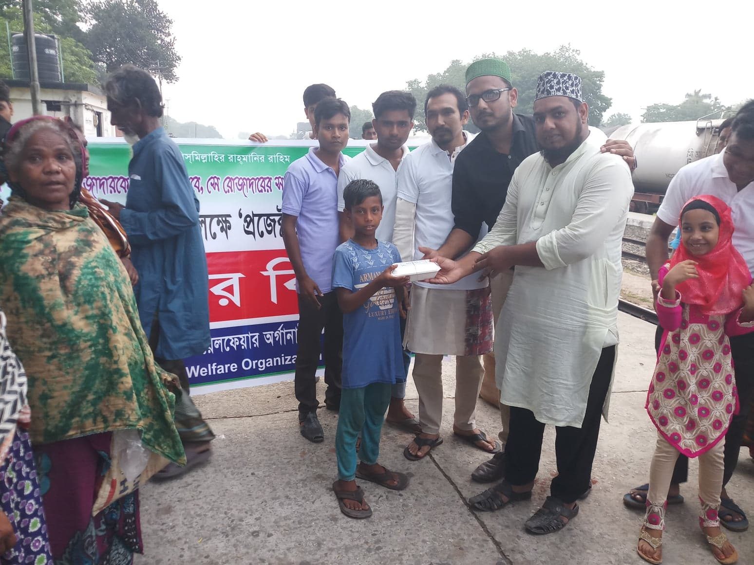 প্রোজেক্ট রমাদান — ১ম ইফতার বিতরণ