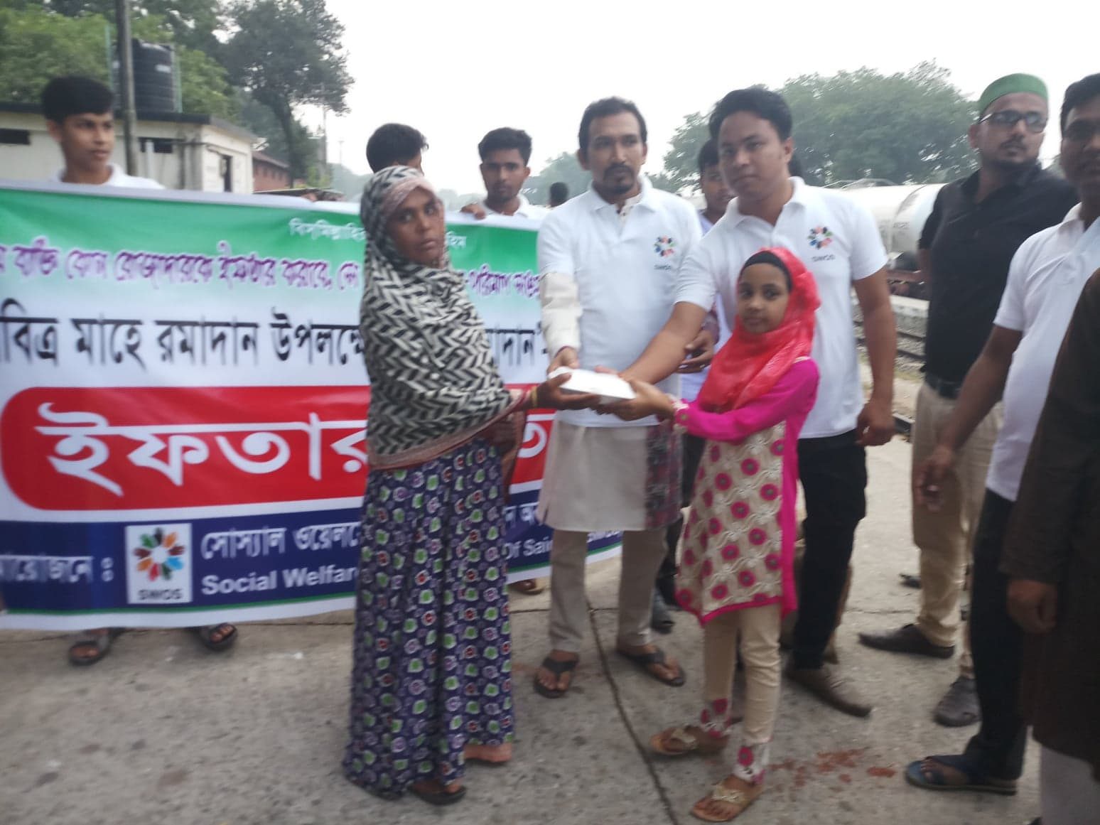 প্রোজেক্ট রমাদান — ১ম ইফতার বিতরণ