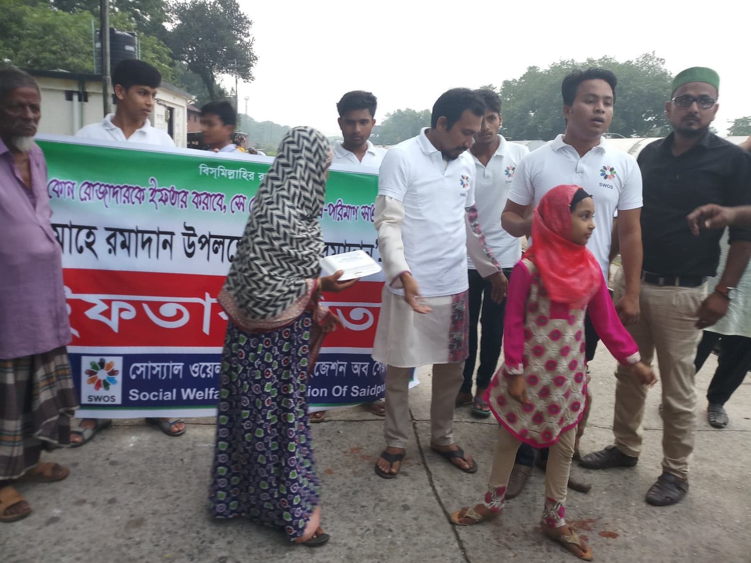 প্রোজেক্ট রমাদান — ১ম ইফতার বিতরণ